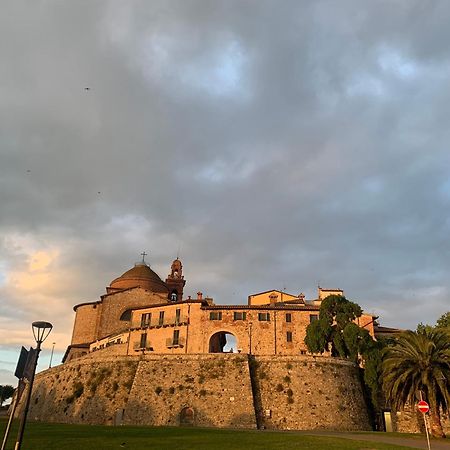 Porta Senese Suite Castiglione del Lago Exterior photo