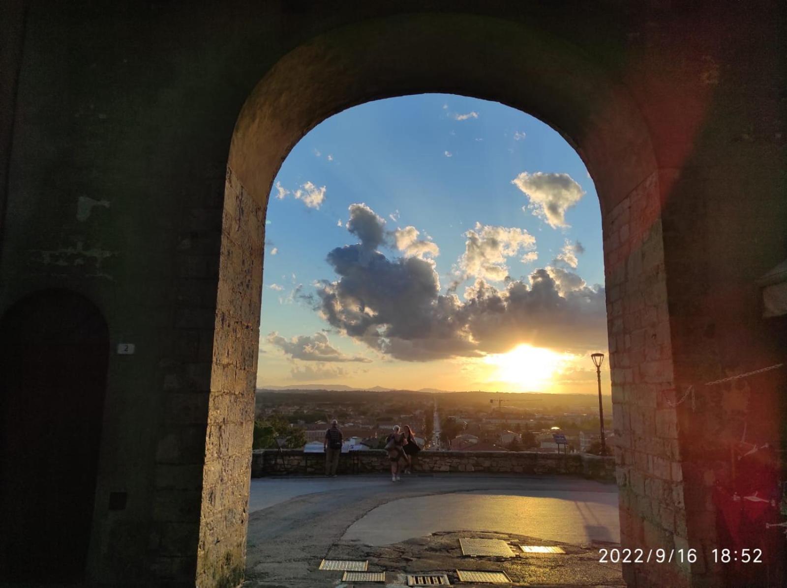 Porta Senese Suite Castiglione del Lago Exterior photo